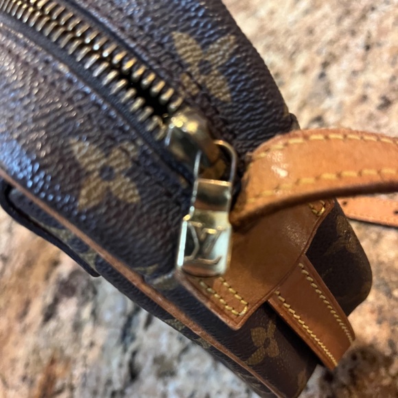 Louis Vuitton Jeune Fille MM - Picture 11 of 16